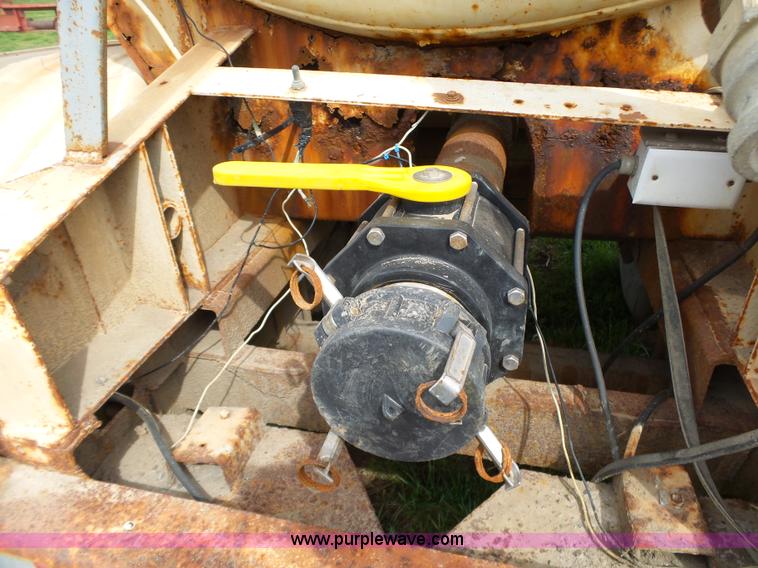 image for item L6324 1979 tank trailer