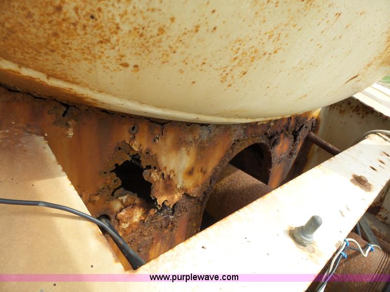 image for item L6324 1979 tank trailer