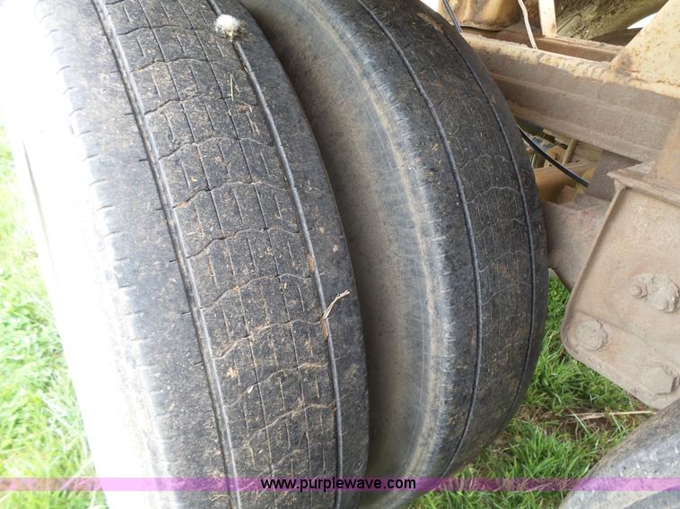 image for item L6324 1979 tank trailer