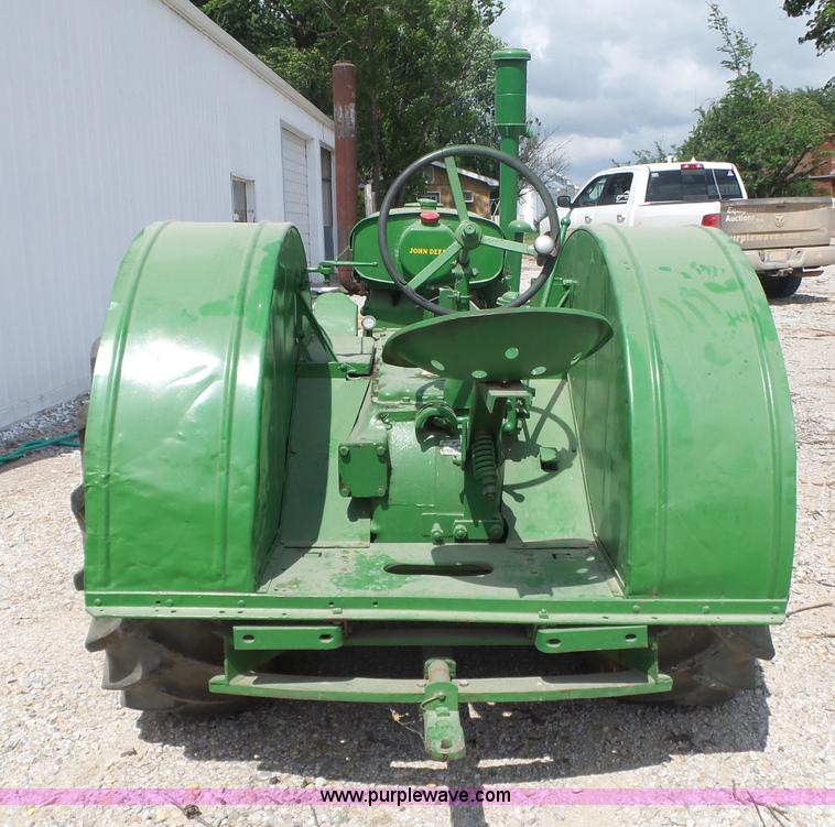 image for item AG9240 John Deere D tractor