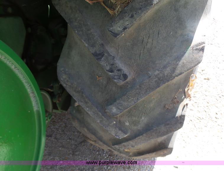 image for item AG9240 John Deere D tractor