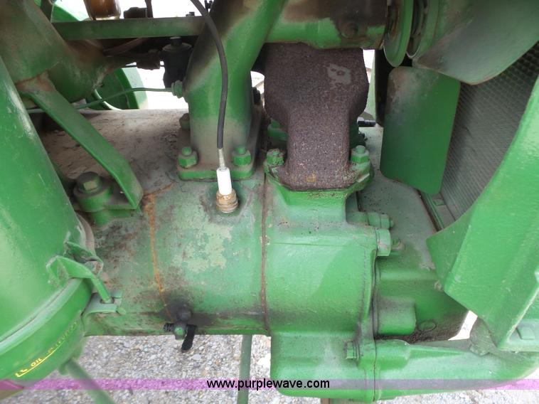 image for item AG9240 John Deere D tractor