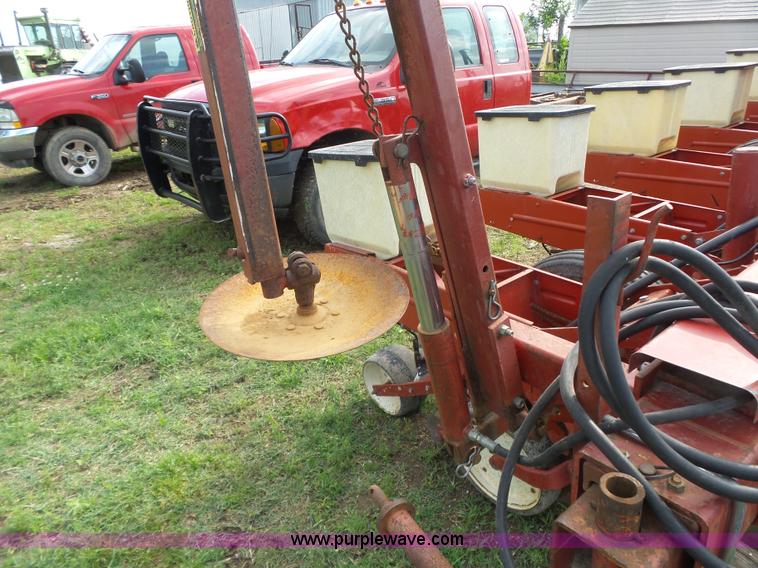 image for item AG9242 International Cyclo Air 800 air seeder