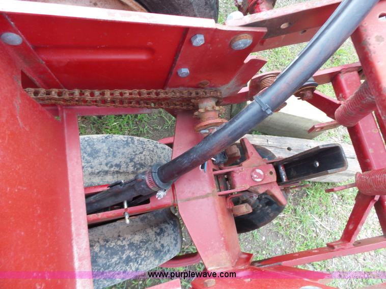 image for item AG9242 International Cyclo Air 800 air seeder
