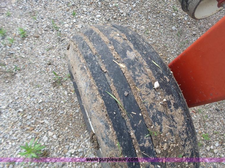 image for item AG9242 International Cyclo Air 800 air seeder