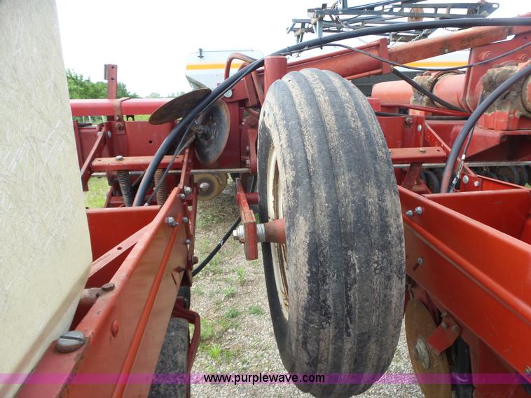 image for item AG9242 International Cyclo Air 800 air seeder