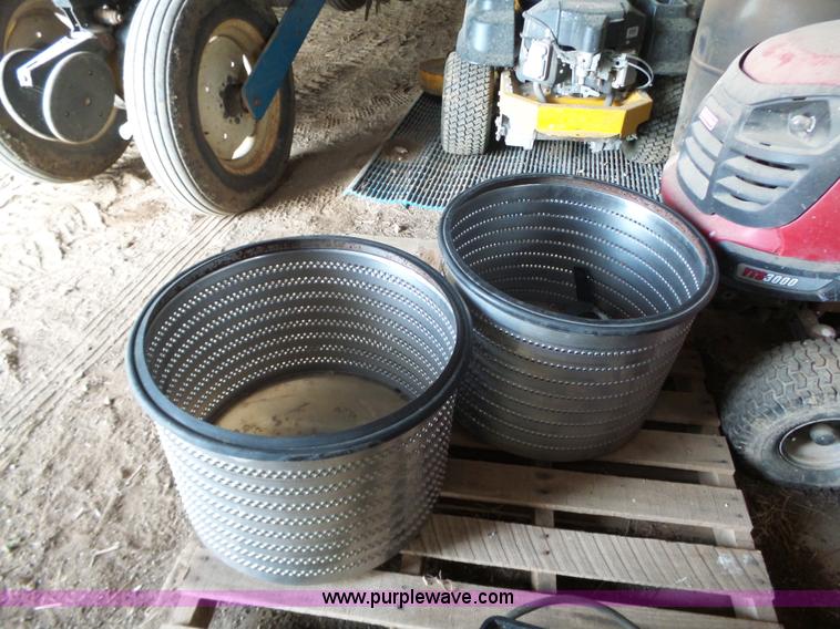 image for item AG9242 International Cyclo Air 800 air seeder