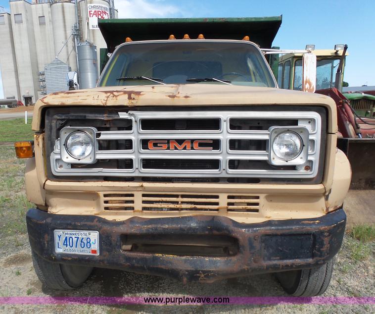 image for item AL9180 1973 GMC 6500 grain truck