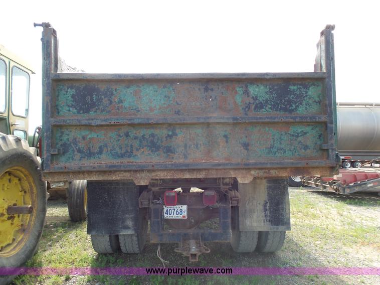 image for item AL9180 1973 GMC 6500 grain truck