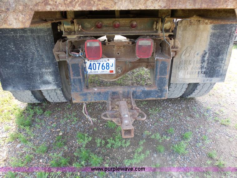 image for item AL9180 1973 GMC 6500 grain truck