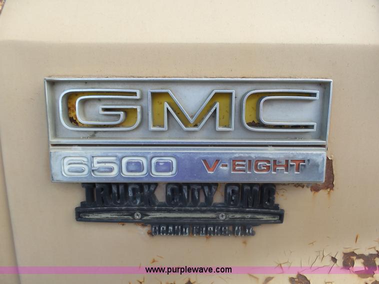 image for item AL9180 1973 GMC 6500 grain truck