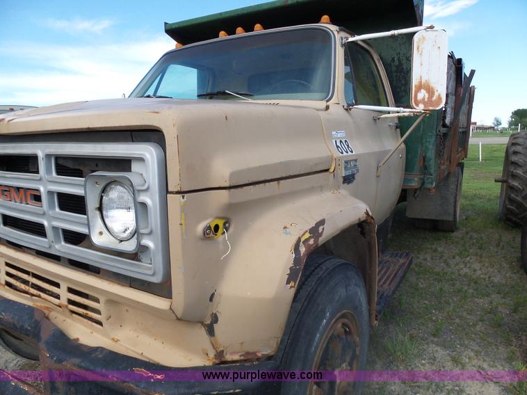 image for item AL9180 1973 GMC 6500 grain truck