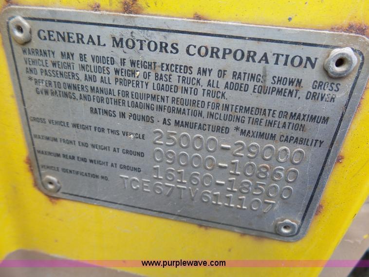 image for item AL9180 1973 GMC 6500 grain truck