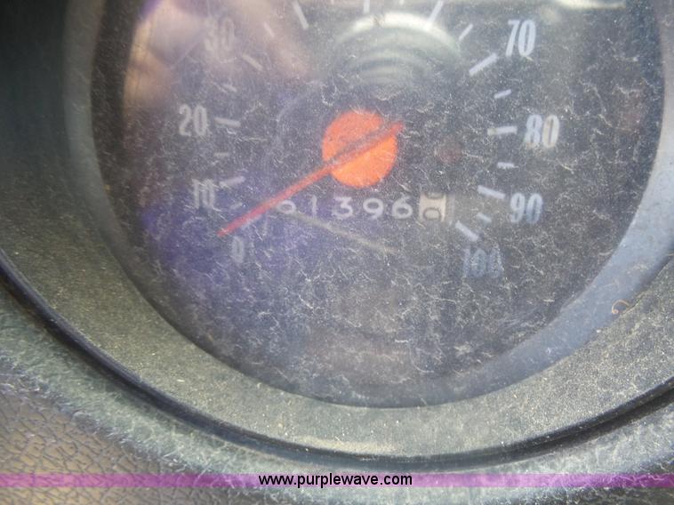 image for item AL9180 1973 GMC 6500 grain truck