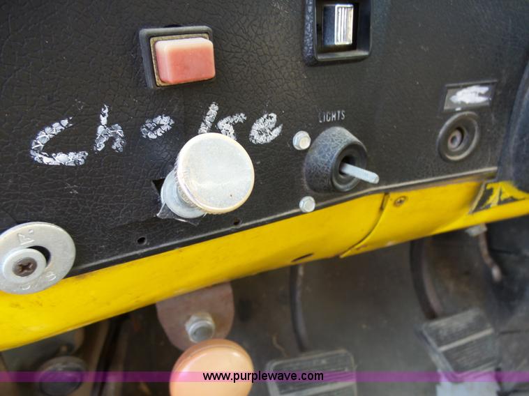 image for item AL9180 1973 GMC 6500 grain truck