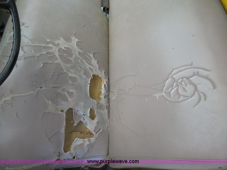 image for item AL9180 1973 GMC 6500 grain truck