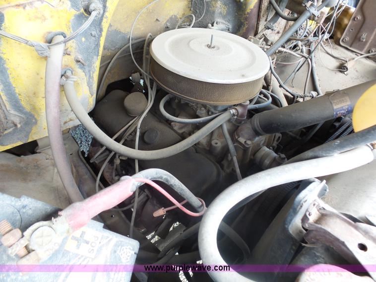 image for item AL9180 1973 GMC 6500 grain truck