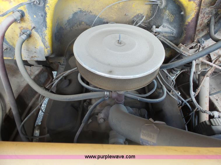 image for item AL9180 1973 GMC 6500 grain truck