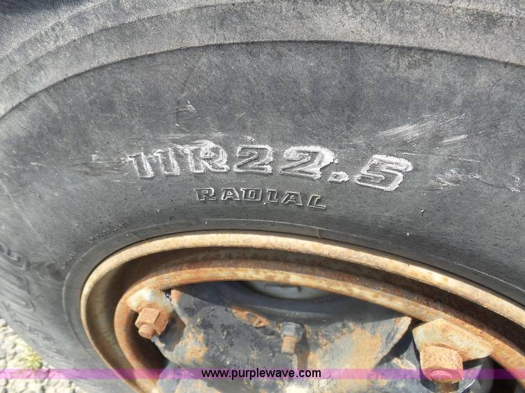 image for item AL9180 1973 GMC 6500 grain truck