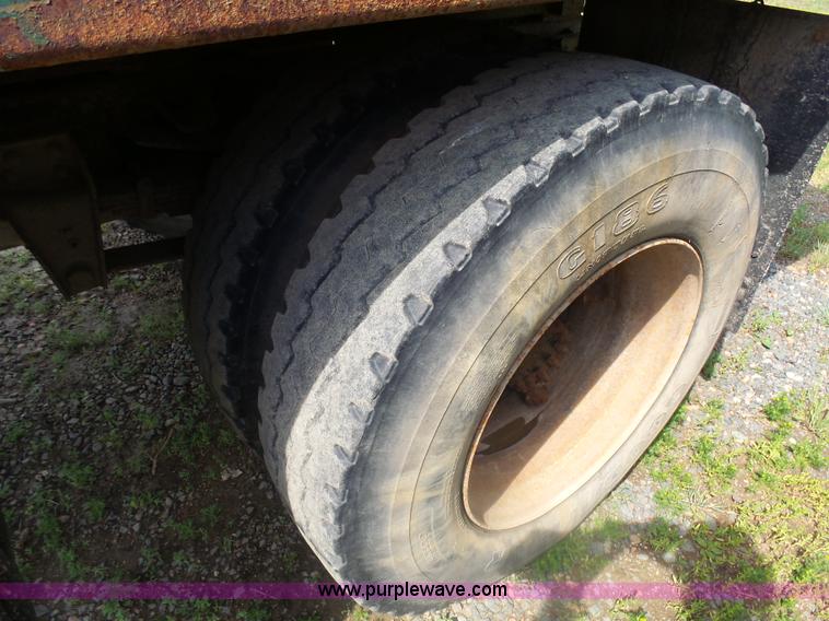 image for item AL9180 1973 GMC 6500 grain truck