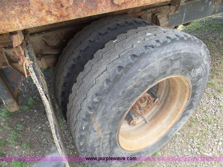 image for item AL9180 1973 GMC 6500 grain truck