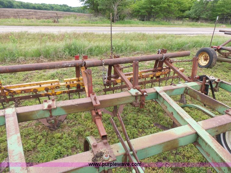 image for item BR9348 John Deere E0100 chisel