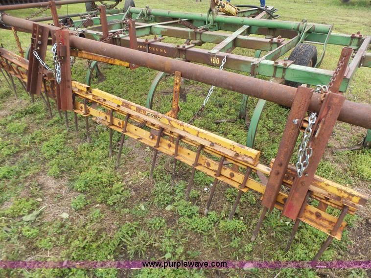 image for item BR9348 John Deere E0100 chisel