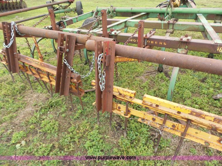 image for item BR9348 John Deere E0100 chisel