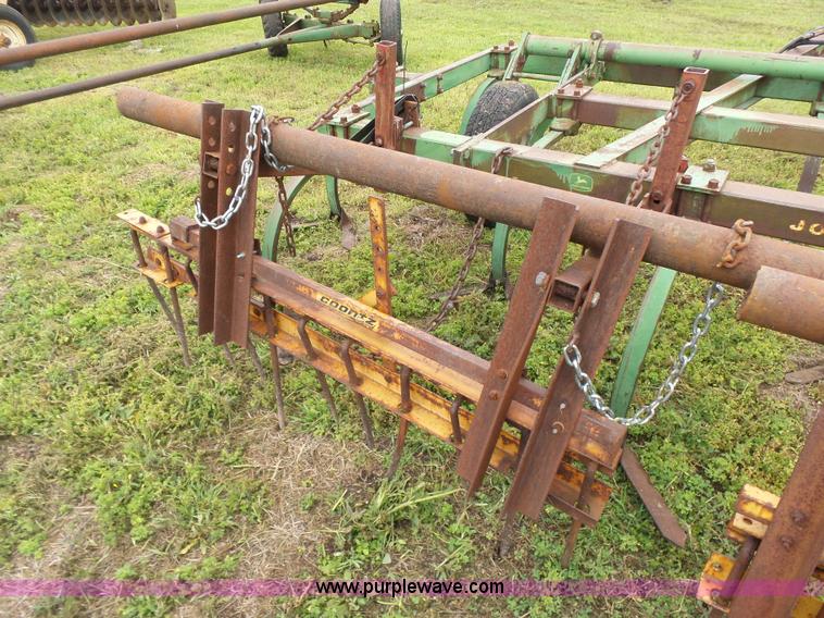 image for item BR9348 John Deere E0100 chisel