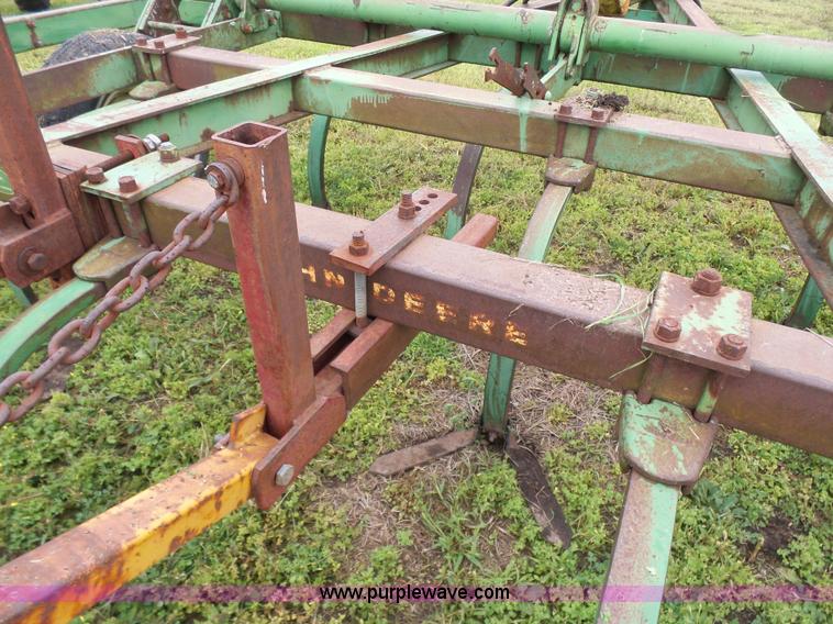 image for item BR9348 John Deere E0100 chisel