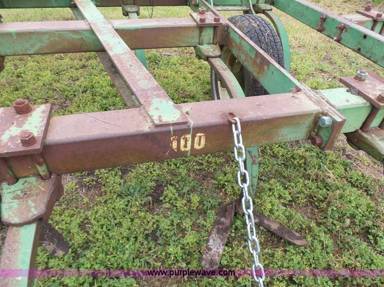 image for item BR9348 John Deere E0100 chisel