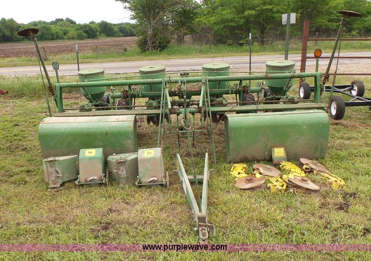 image for item BR9351 John Deere 1240 planter