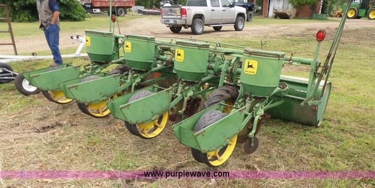 image for item BR9351 John Deere 1240 planter