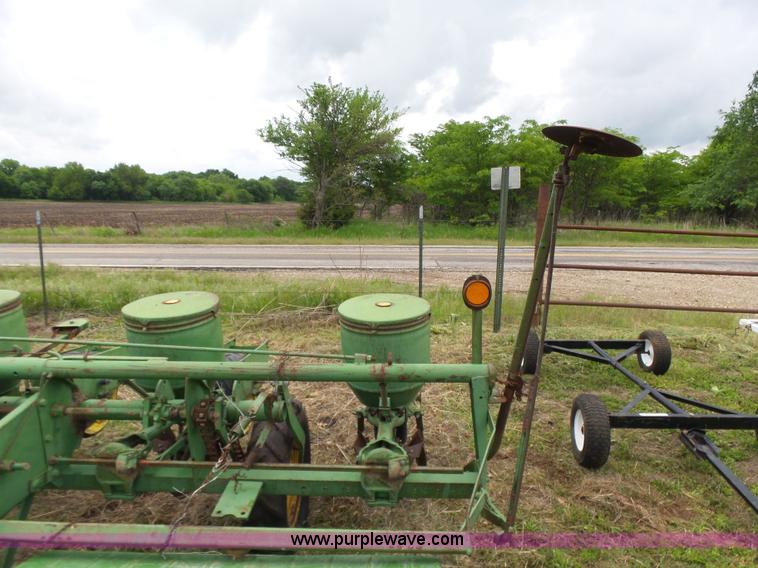 image for item BR9351 John Deere 1240 planter