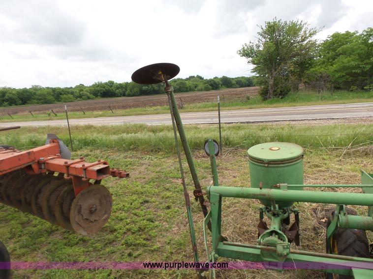image for item BR9351 John Deere 1240 planter