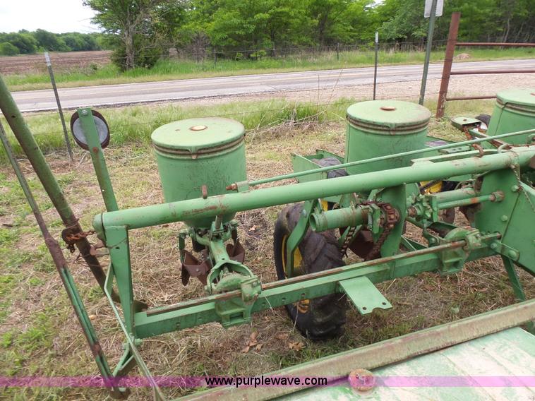 image for item BR9351 John Deere 1240 planter