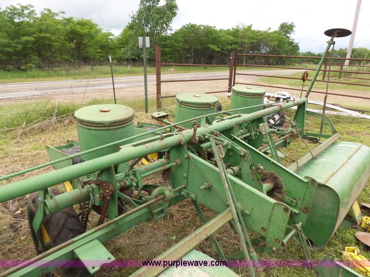 image for item BR9351 John Deere 1240 planter