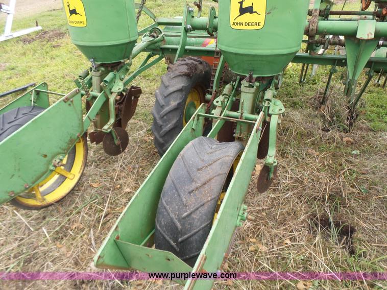 image for item BR9351 John Deere 1240 planter