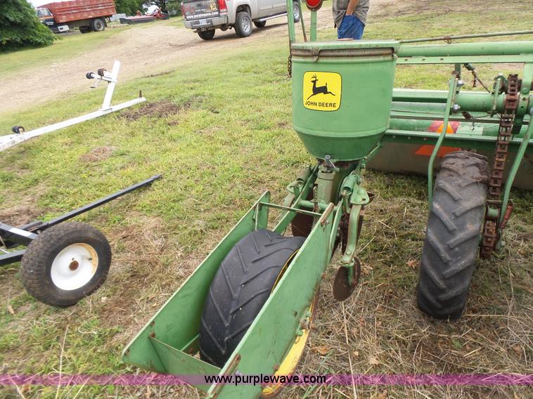 image for item BR9351 John Deere 1240 planter