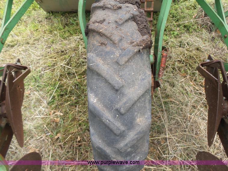 image for item BR9351 John Deere 1240 planter