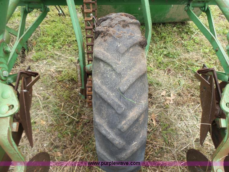 image for item BR9351 John Deere 1240 planter