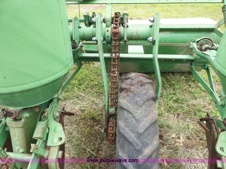 image for item BR9351 John Deere 1240 planter