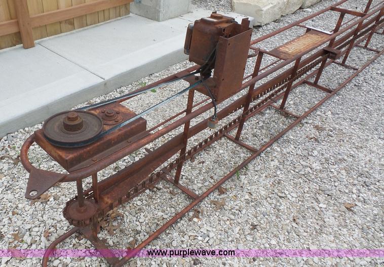 image for item BV9589 Hayovator bale elevator