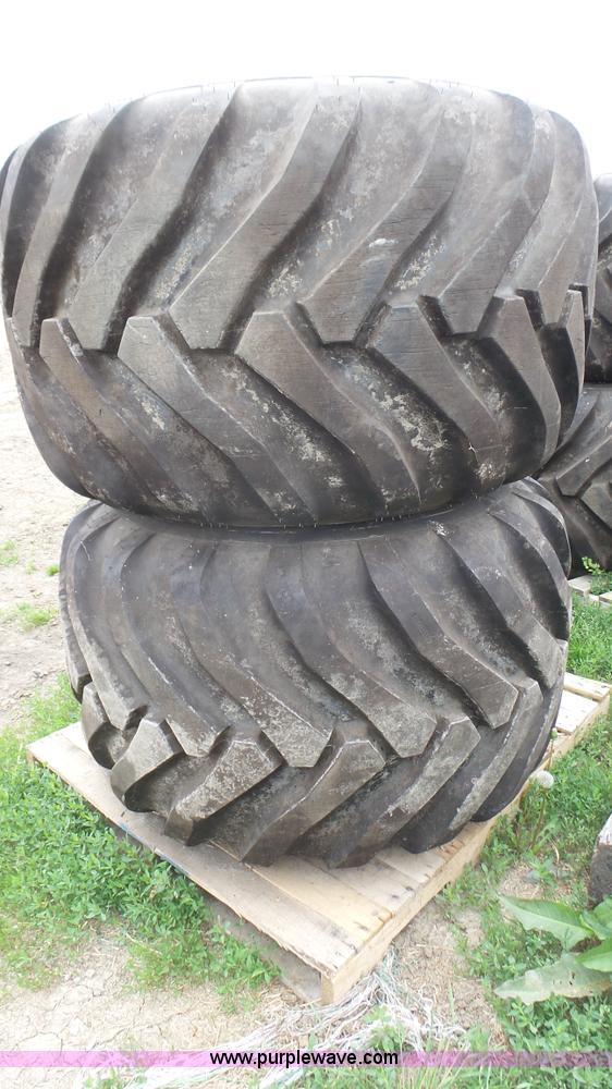 image for item BX9075 (4) Alliance 700/40-2.5 flotation 331 tires