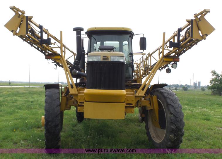 image for item BY9264 2007 Ag-Chem RoGator 1074SS self propelled sprayer
