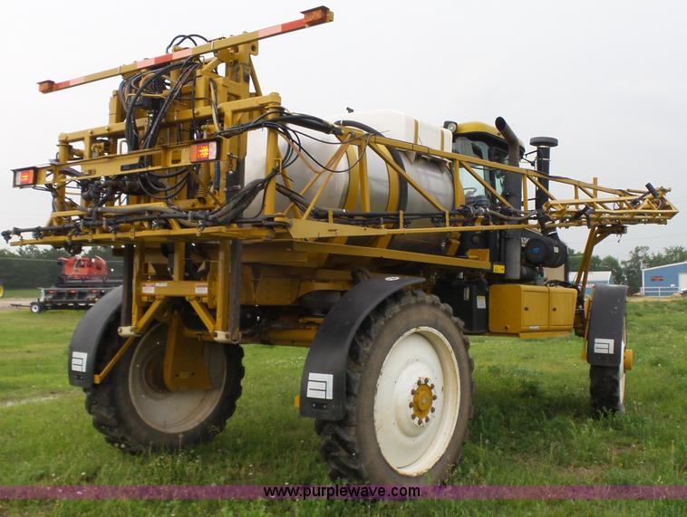 image for item BY9264 2007 Ag-Chem RoGator 1074SS self propelled sprayer