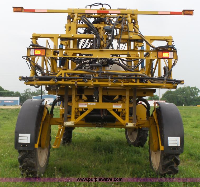 image for item BY9264 2007 Ag-Chem RoGator 1074SS self propelled sprayer