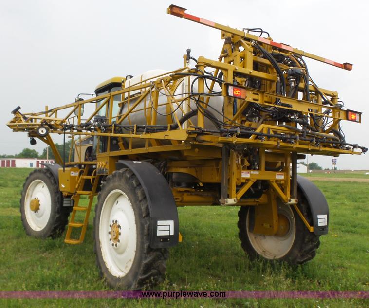 image for item BY9264 2007 Ag-Chem RoGator 1074SS self propelled sprayer