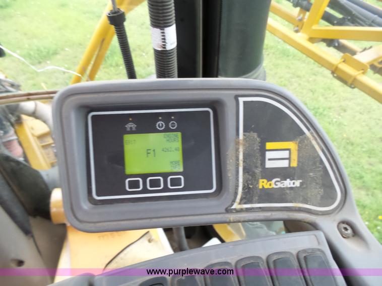 image for item BY9264 2007 Ag-Chem RoGator 1074SS self propelled sprayer