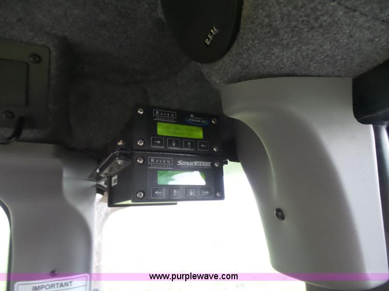 image for item BY9264 2007 Ag-Chem RoGator 1074SS self propelled sprayer